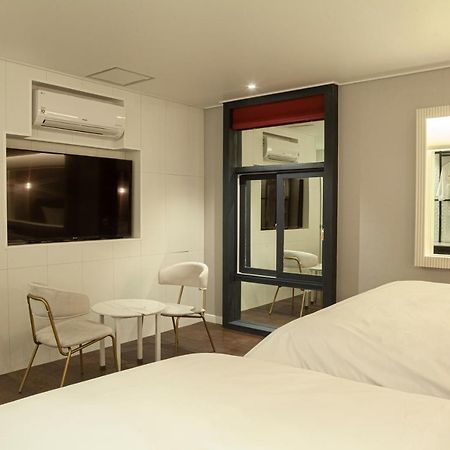 Gwangju Metropolitan City Sinan Equelim Hotel מראה חיצוני תמונה