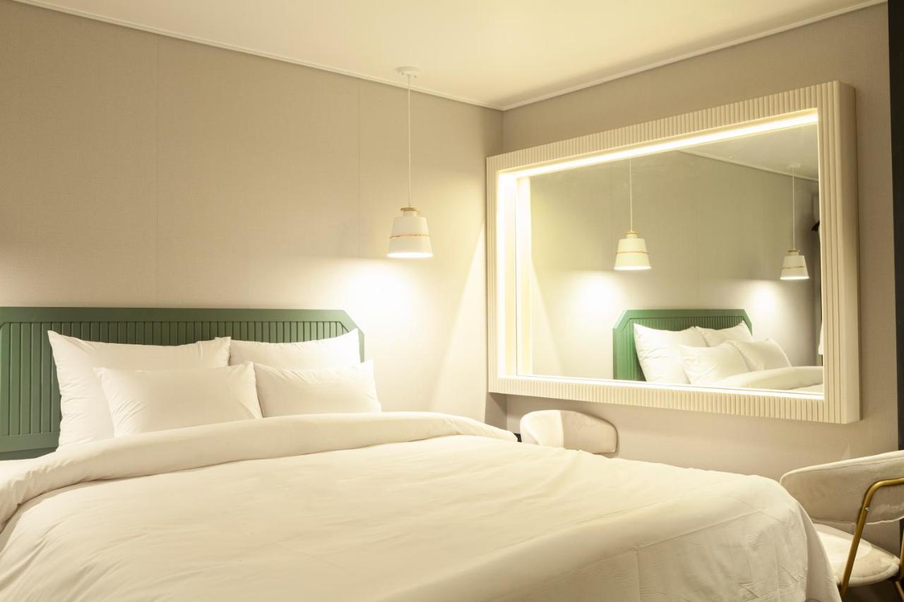 Gwangju Metropolitan City Sinan Equelim Hotel מראה חיצוני תמונה